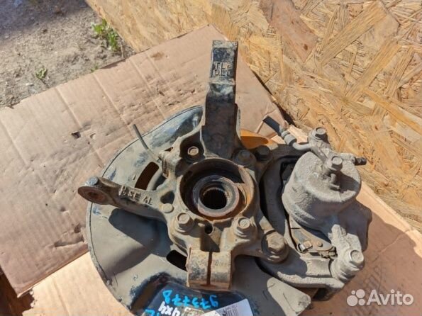 Передний кулак Kia Sportage 4 Киа Спортейдж 4