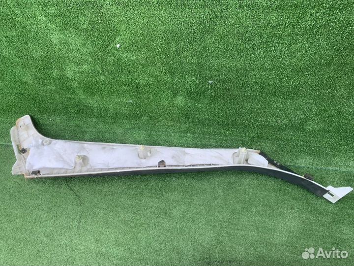 Обшивка стойки Kia Quoris I (2012—2014)