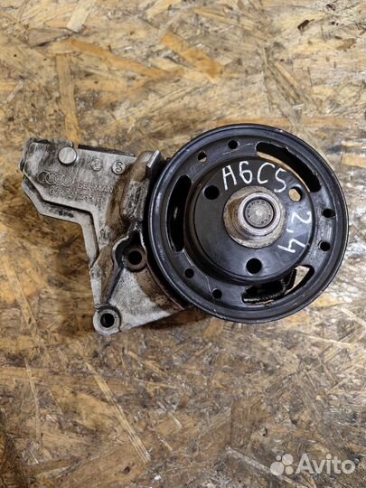 Кронштейн Вискомуфты Ауди А6 С5 2.4 078121235F