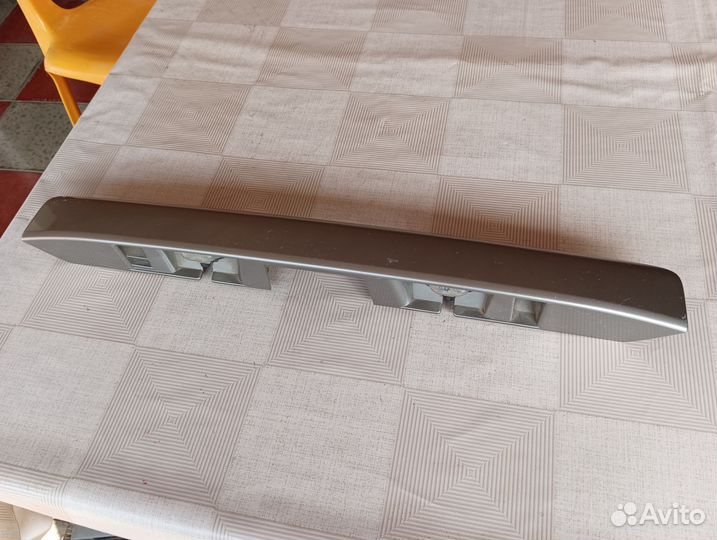 Nissan x-trail т30 накладка двери багажника