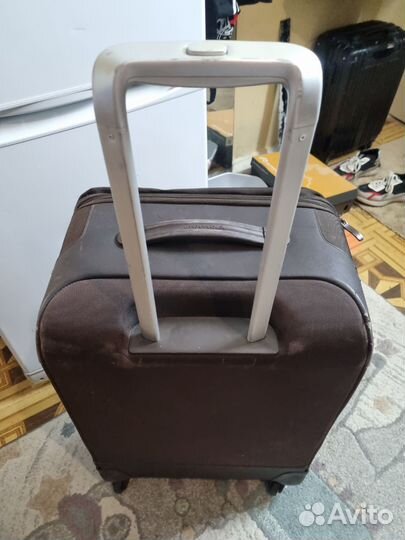 Чемодн на колесах mandarina duck италия L