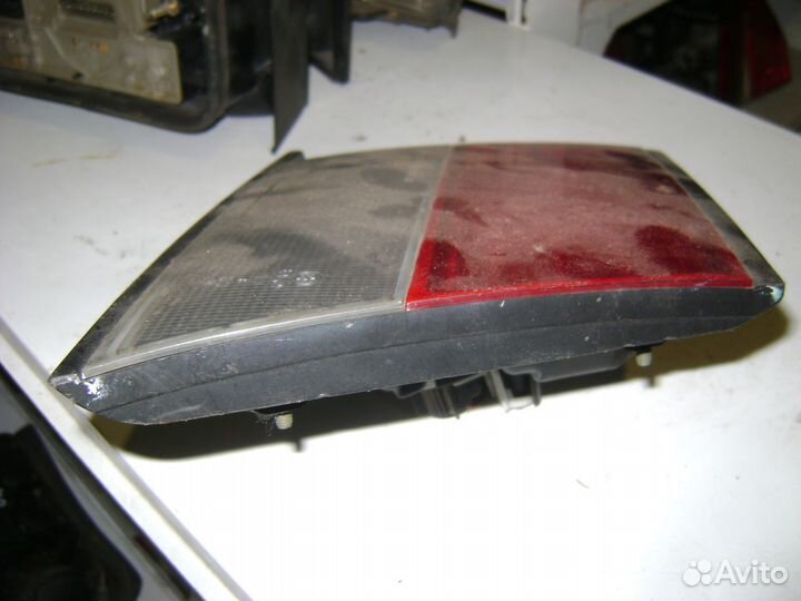 Фонарь внутренний левый Nissan Almera N15