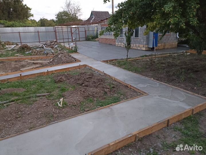 Бетонирование дворов заливка фундамента