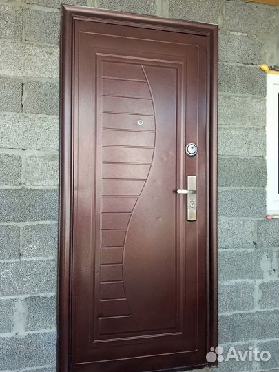 Дверь входная металлическая