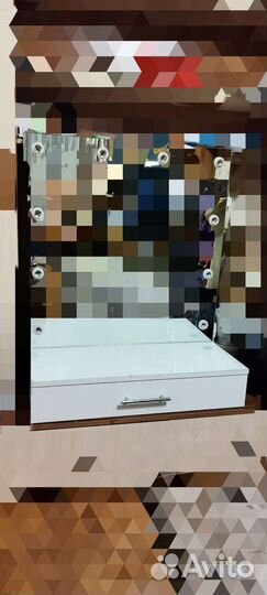 Туалетный столик с зеркалом и подсветкой