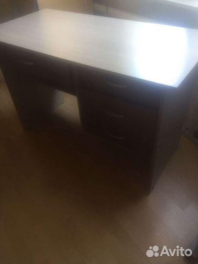 Письменный стол