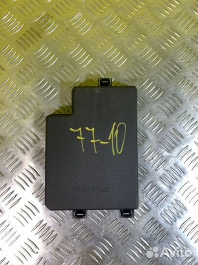 Крышка блока предохранителей Toyota Rav 4 (Ca40)