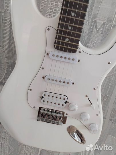 Электрогитара с комбоусилителем