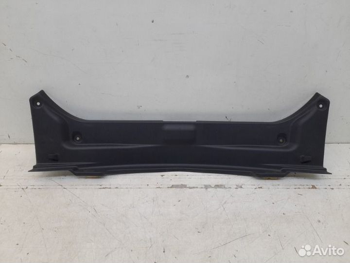 Накладка замка багажника Toyota Camry XV70