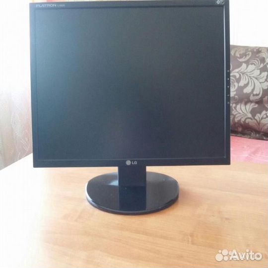 Монитор LG flatron L1752S