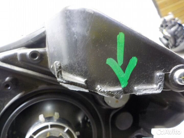 Фара правая на Suzuki Vitara