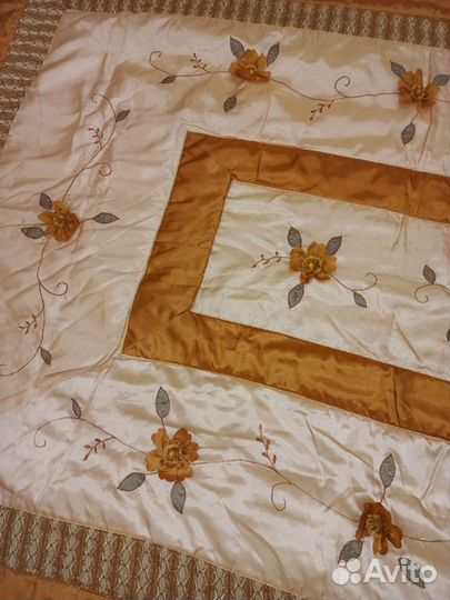 Покрывало с наволочками стеганное