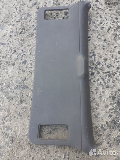 Обшивка задней крышки багажника на Тойота Королла