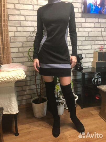 Платья