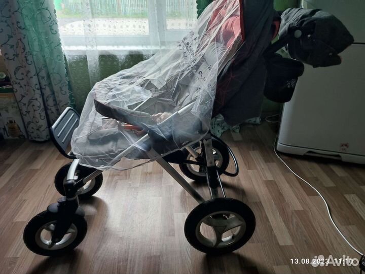 Коляска прогулочная