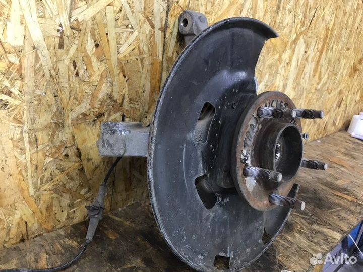 Цапфа передняя правая Opel Astra J хетчбек 1 2011