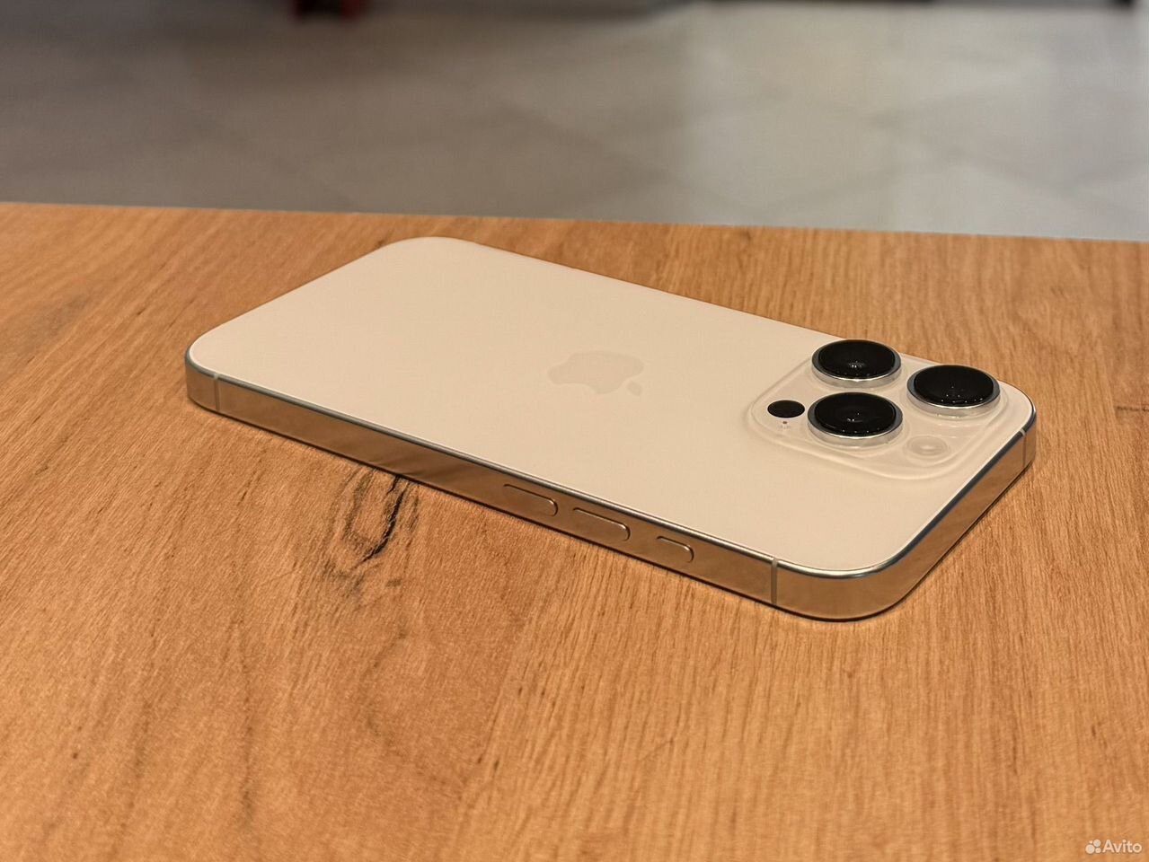iPhone 16 Pro, 256 ГБ, SIM + eSIM