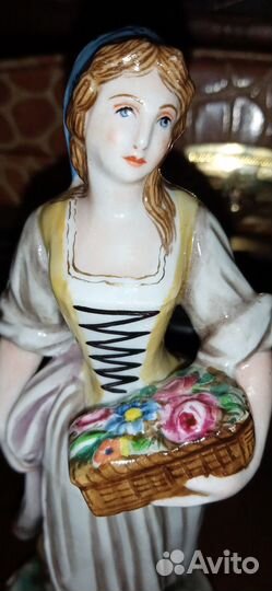 Статуэтка фарфор Capodimonte Италия винтаж