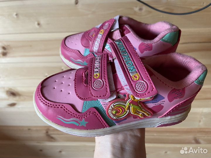 Кроссовки босоножки