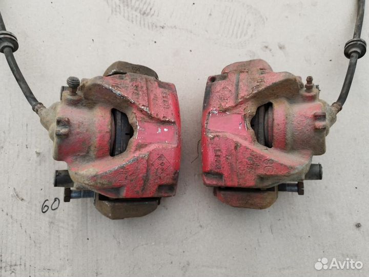 Передние суппорта Renault Duster