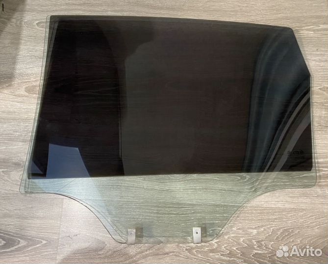 Боковое стекло Шевроле Каптива задней правой двери