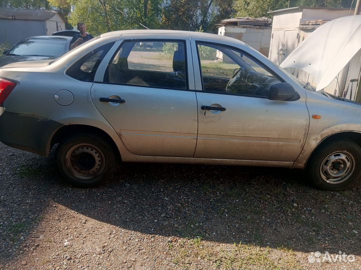 LADA Granta 1.6 МТ, 2013, битый, 179 350 км