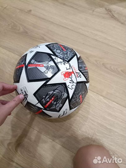 Футбольный мяч adidas лига чемпионов 2021