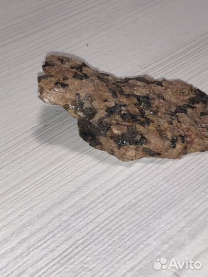 Гранитный камушек