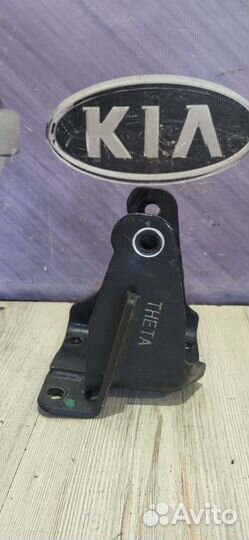 Кронштейн опора крепления кпп коробки передач Kia