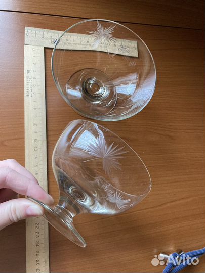 Тарелки разные стекло дерево