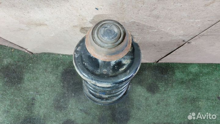 Амортизатор передний правый Hyundai Matrix 1 G4ED