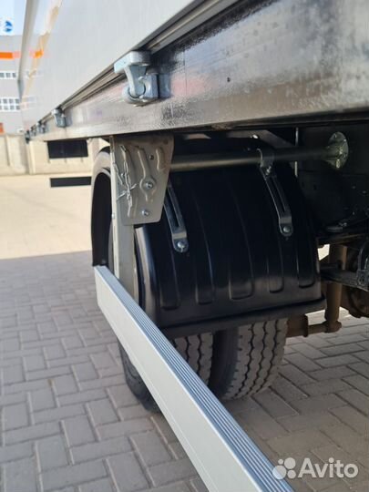 Mitsubishi Fuso Canter с КМУ, 2010