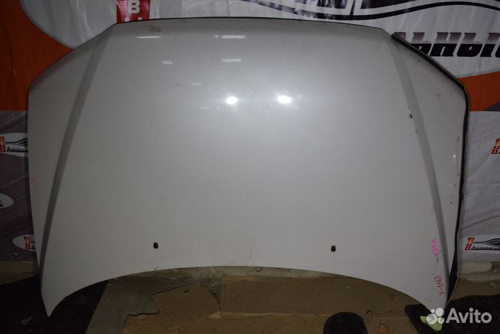 Капот c Mitsubishi Chariot Grandis N84W 4G64