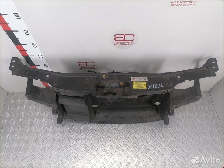 Панель передняя (телевизор) для Volkswagen Golf 3