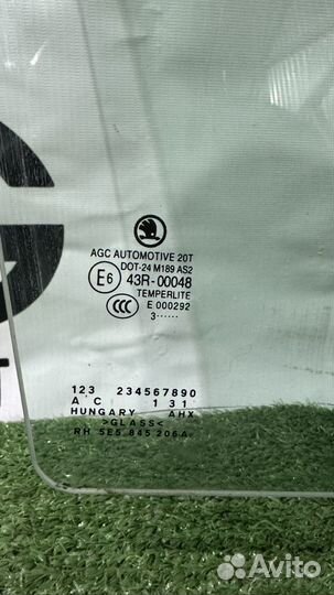 Стекло задней правой двери Skoda Octavia A7