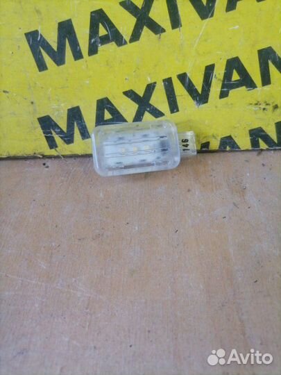 Плафон салонный Jaguar F-Pace X761 2016