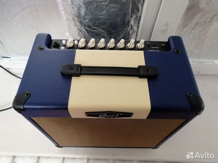 Комбоусилитель Cort CM30R с Bluetooth