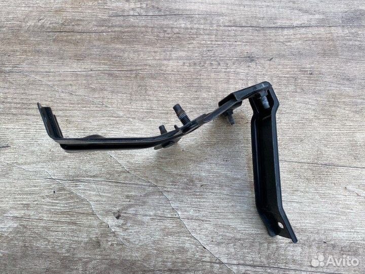 Кронштейн переднего бампера Nissan Teana L33