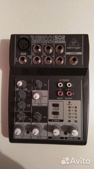 Звуковая карта-Микшерный пульт Behringer xenyx 502