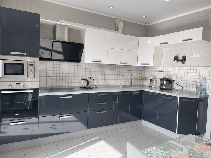 2-к. квартира, 81,2 м², 14/15 эт.