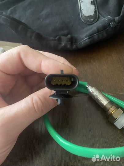 Продаю датчик кислорода на рено верхний