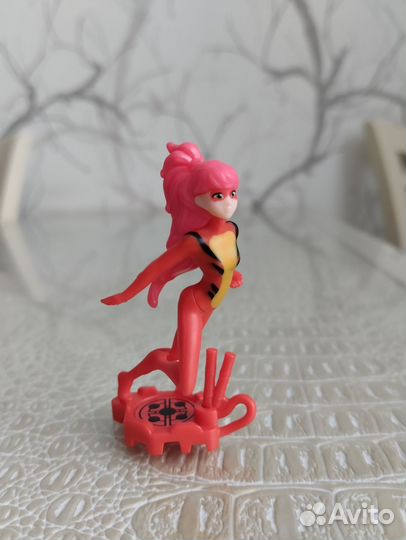 Игрушка из киндера