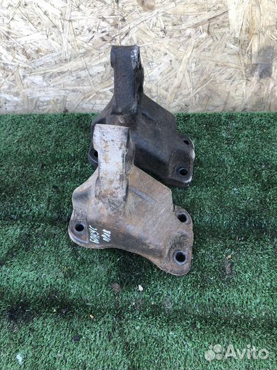 Кронштейн опоры двигателя Chery bonus A13