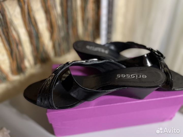 Продам босоножки женские