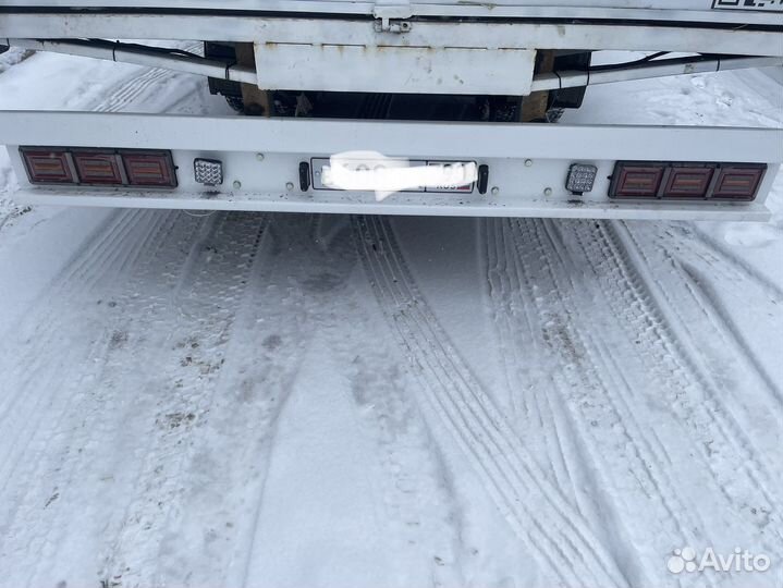 Задний бампер грузовика или полуприцепа