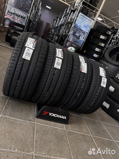 Yokohama Advan Sport V107 245/45 R19 и 275/40 R19 105Y
