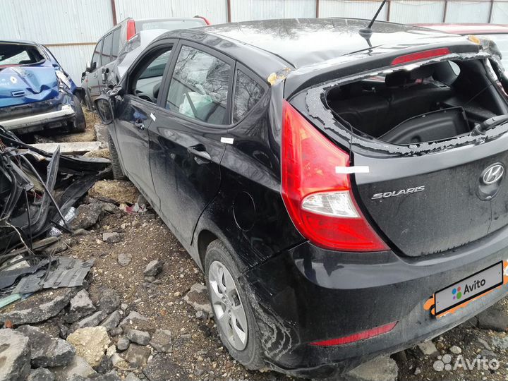 Hyundai Solaris 1.4 МТ, 2016, битый, 175 000 км