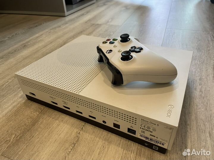Xbox one s 500gb + Forza Horizon3/4, GTA5