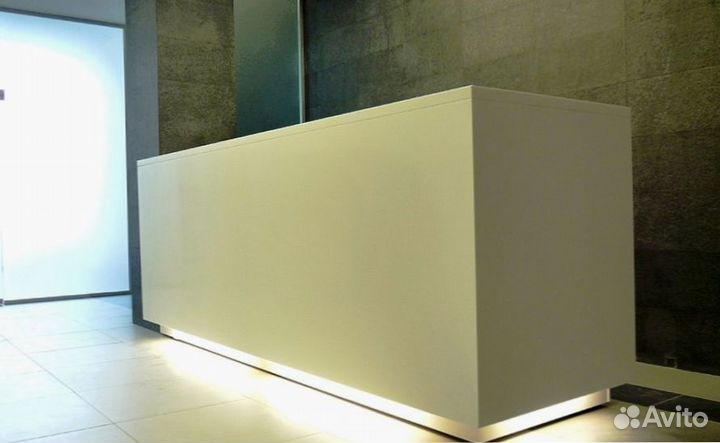 Барная стойка для клиники кварцевого агломерата