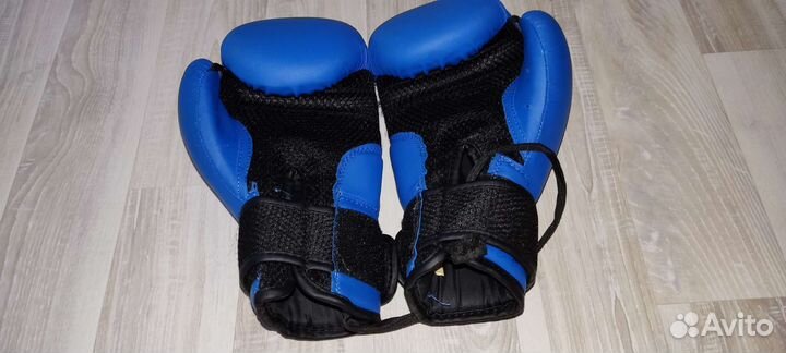 Боксерские перчатки